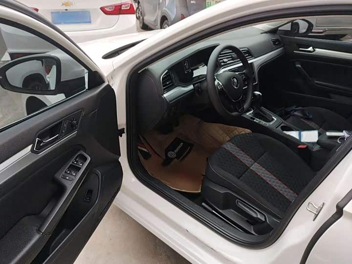 Фото 10 - Volkswagen Lamando L