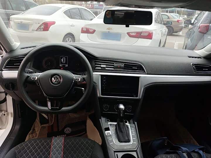 Фото 9 - Volkswagen Lamando L