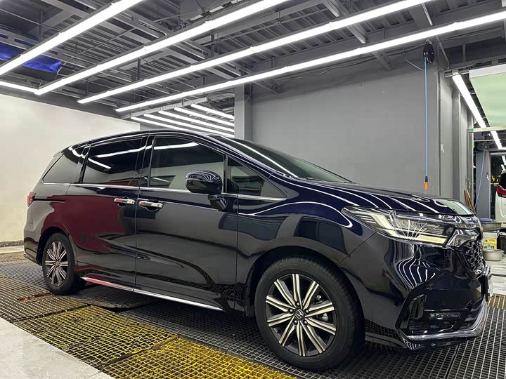 Фото 2 - Honda Odyssey