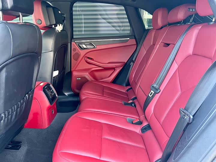 Фото 12 - Porsche Macan