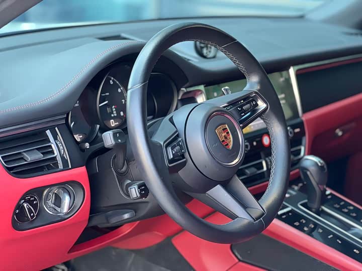 Фото 13 - Porsche Macan