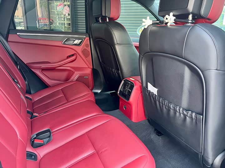 Фото 16 - Porsche Macan