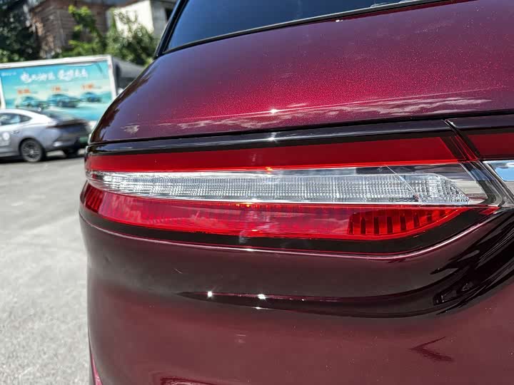 Фото 13 - Lincoln Corsair