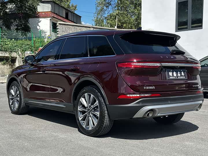 Фото 14 - Lincoln Corsair