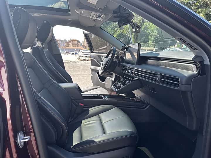 Фото 4 - Lincoln Corsair