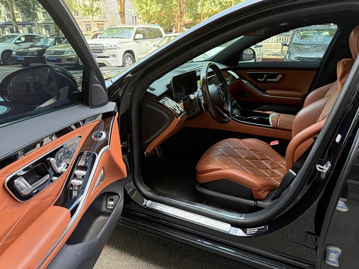 Фото 3 - Mercedes-Benz Maybach S-Class