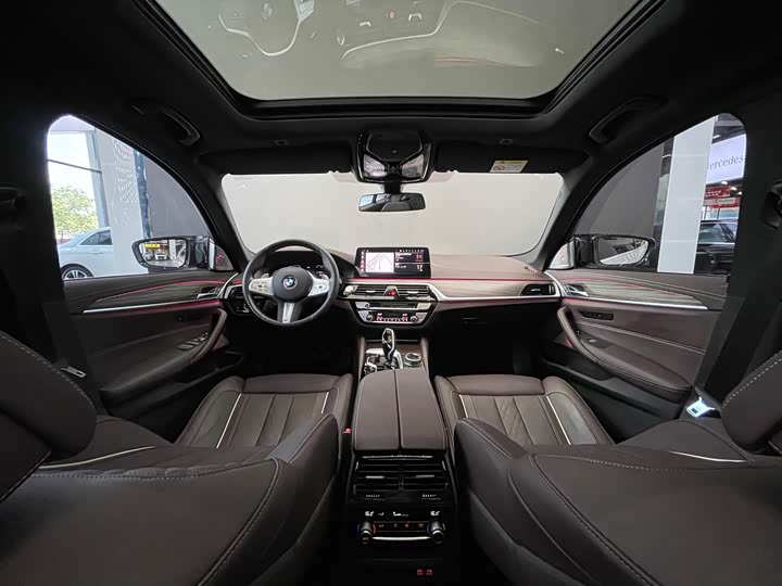 Фото 12 - BMW 5 Series