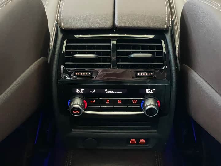 Фото 18 - BMW 5 Series