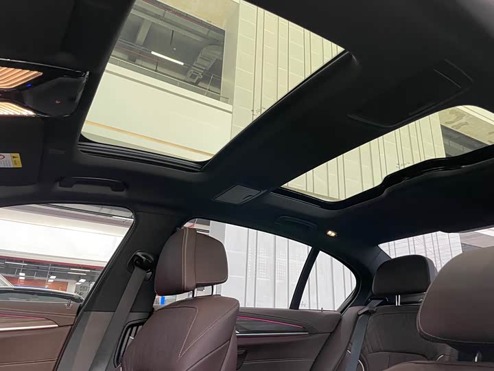 Фото 20 - BMW 5 Series