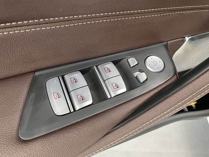 Фото 21 - BMW 5 Series