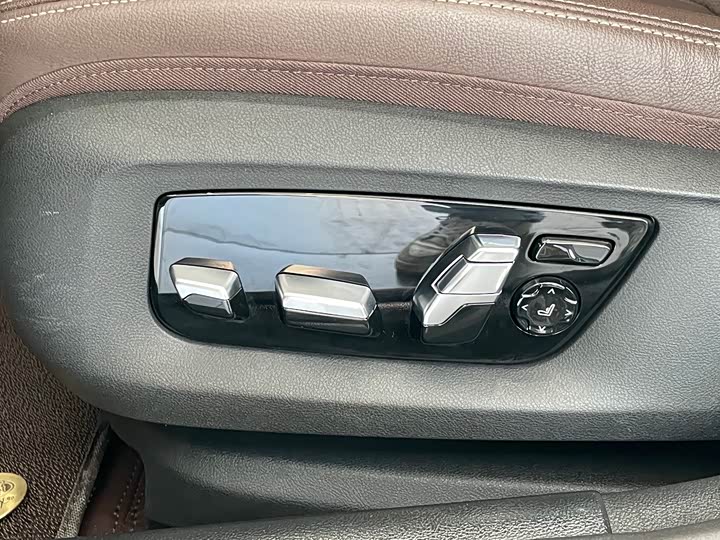 Фото 23 - BMW 5 Series