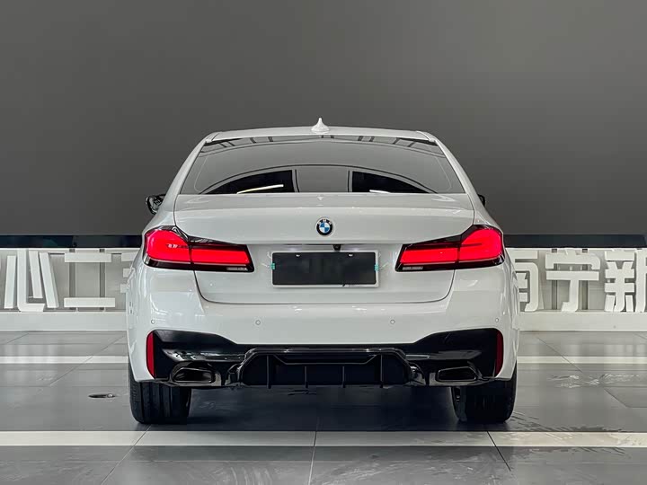 Фото 5 - BMW 5 Series