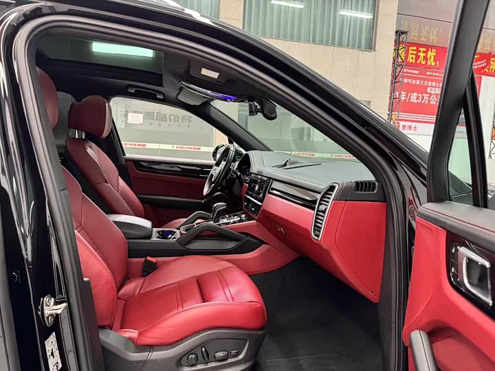 Фото 6 - Porsche Cayenne Hybrid