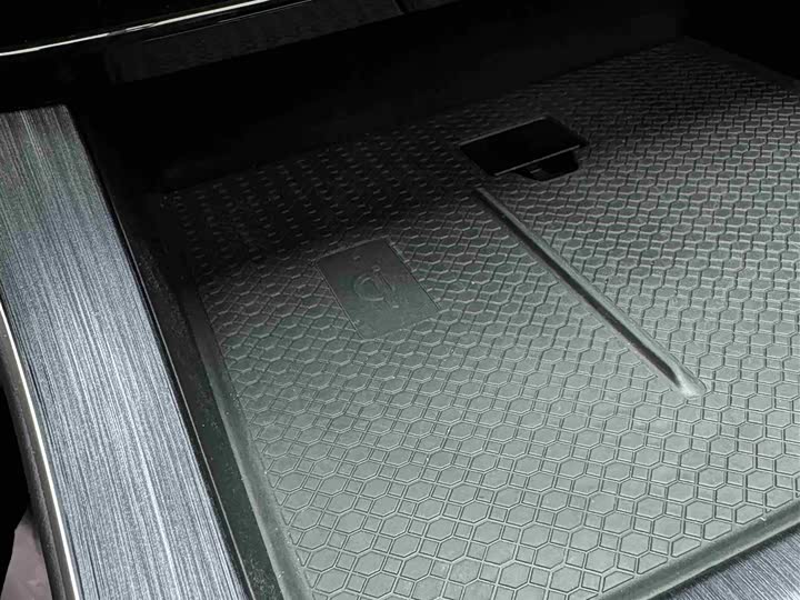 Фото 25 - GAC Trumpchi GS8