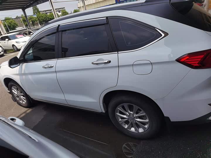 Фото 7 - Haval M6