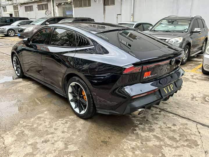 Фото 10 - Changan UNI-V