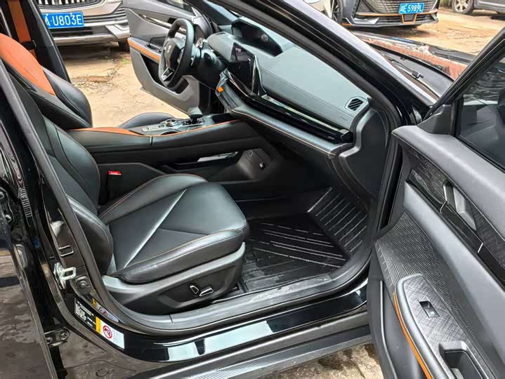 Фото 4 - Changan UNI-V