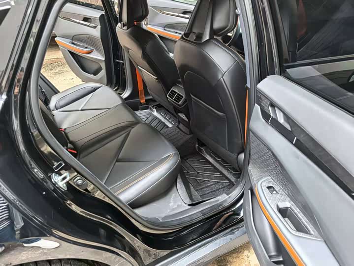 Фото 7 - Changan UNI-V