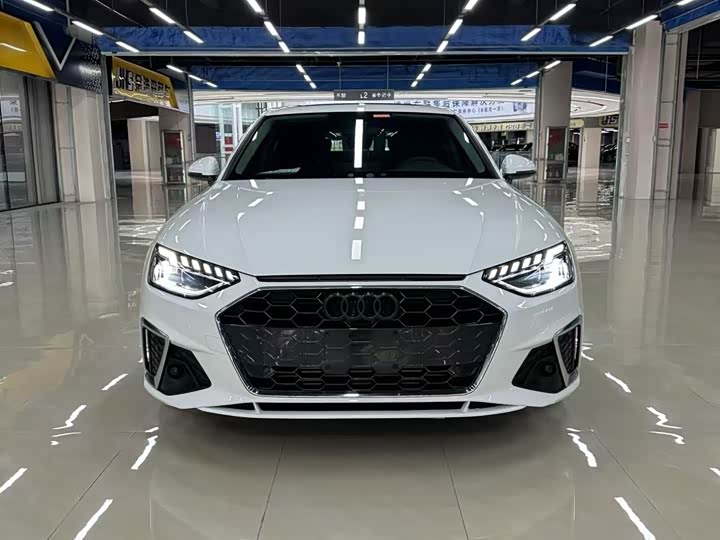 Фото 2 - Audi A4L