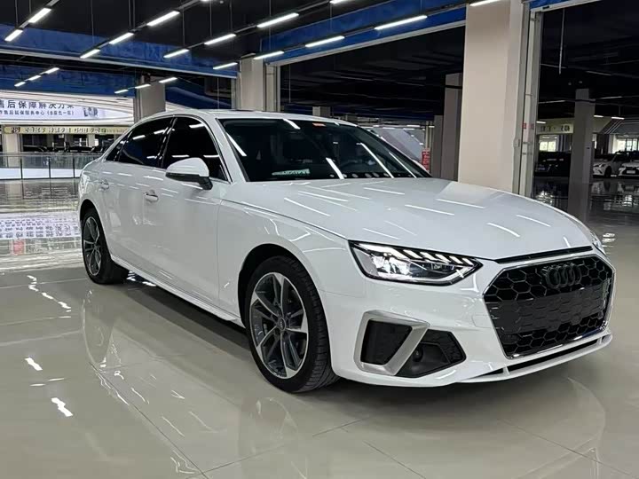 Фото 3 - Audi A4L