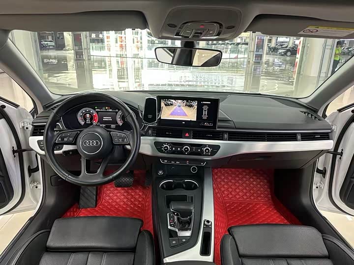 Фото 4 - Audi A4L