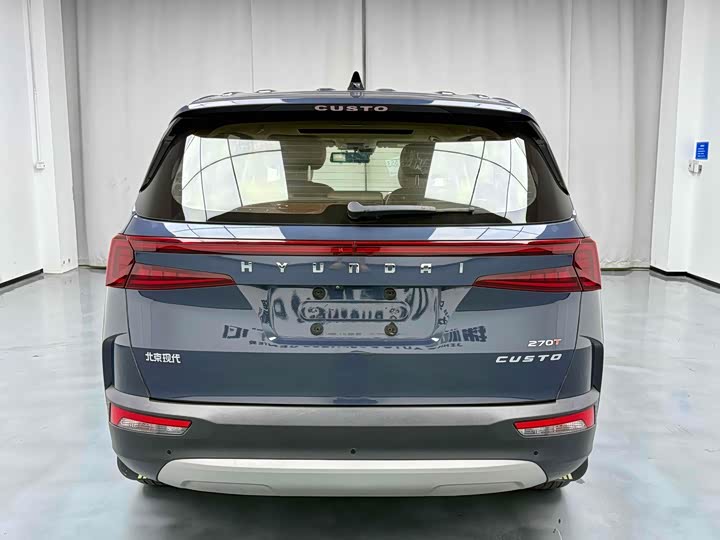 Фото 7 - Hyundai Custo