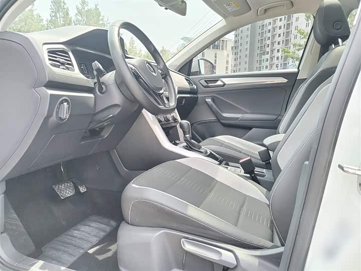 Фото 11 - Volkswagen T-Roc