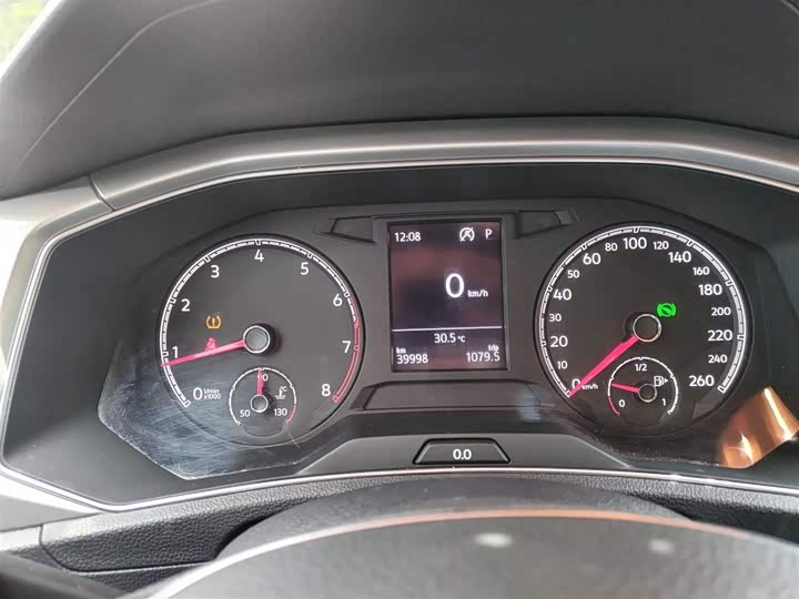 Фото 13 - Volkswagen T-Roc