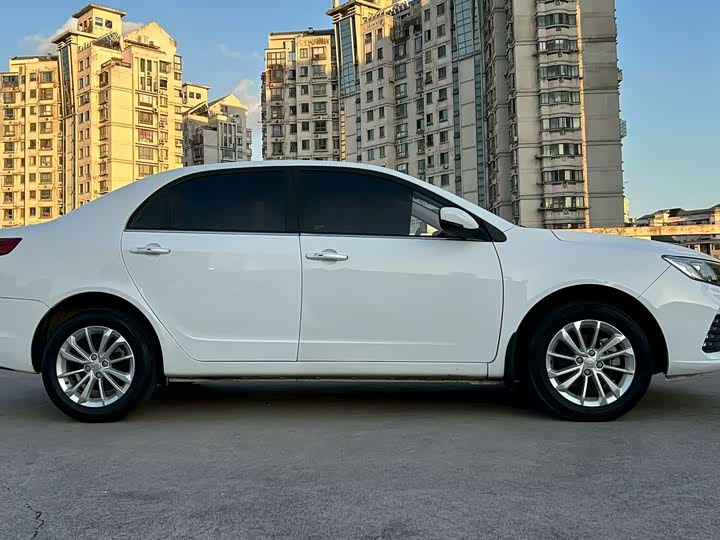 Фото 11 - Geely Vision