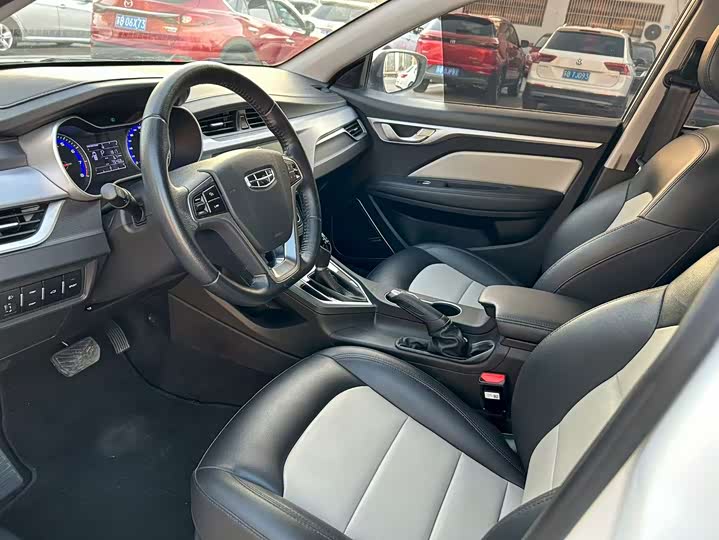 Фото 13 - Geely Vision