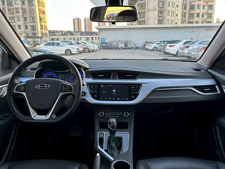 Фото 5 - Geely Vision