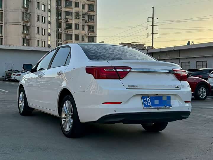 Фото 7 - Geely Vision