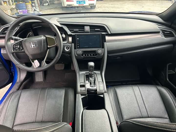 Фото 11 - Honda Civic