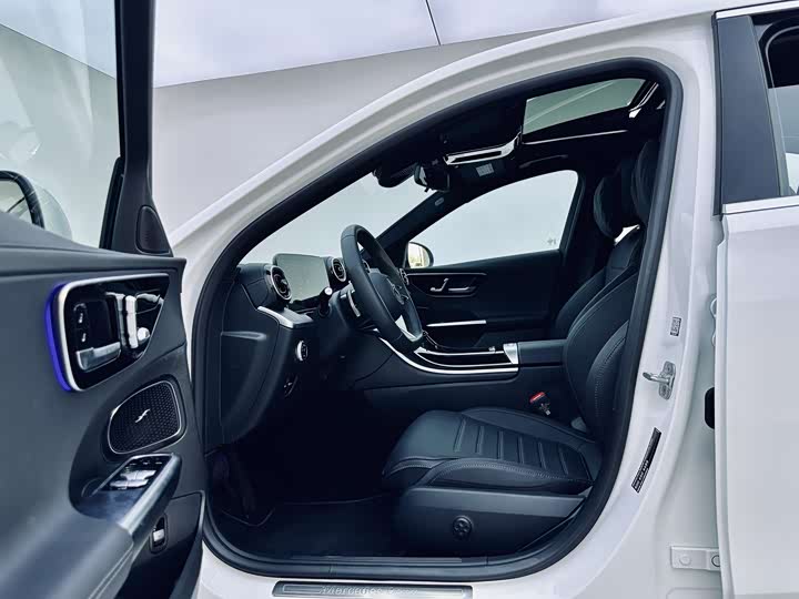 Фото 11 - Mercedes-Benz C-Class