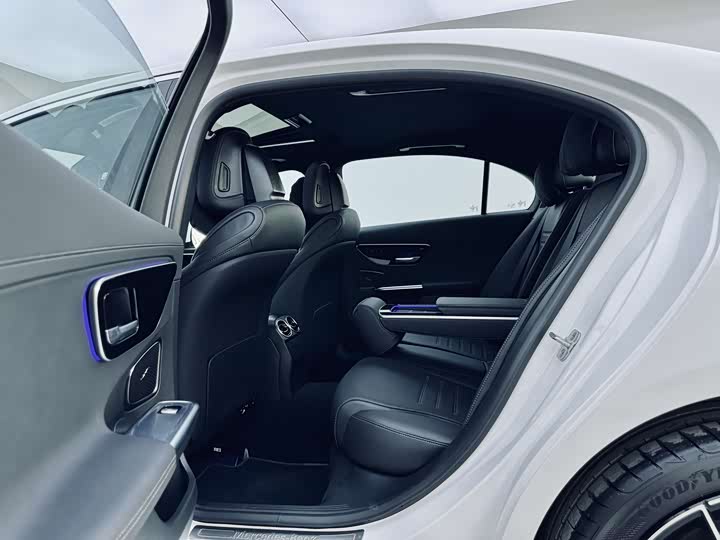 Фото 12 - Mercedes-Benz C-Class