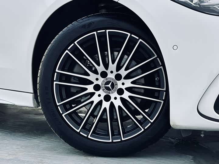 Фото 14 - Mercedes-Benz C-Class