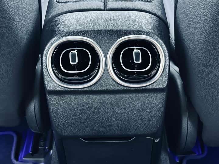 Фото 9 - Mercedes-Benz C-Class