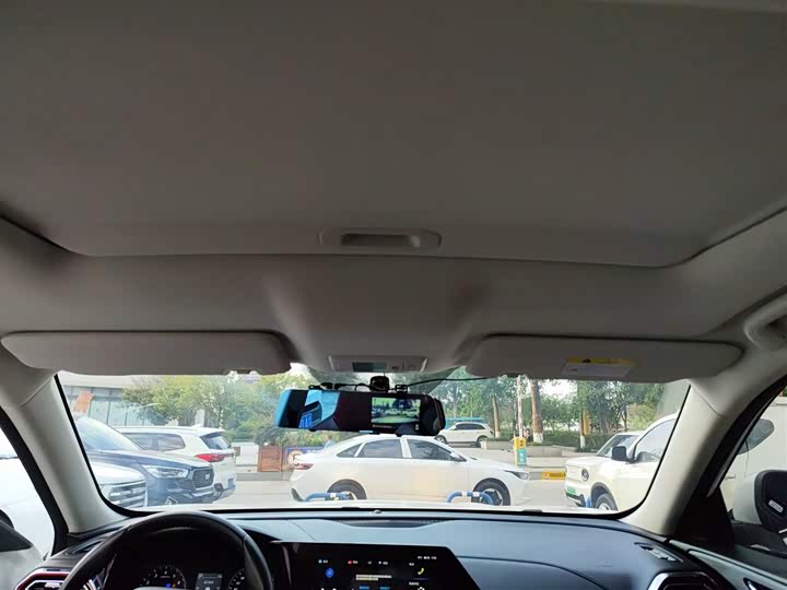 Фото 18 - Changan Oshan X5