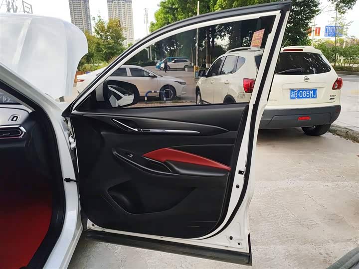 Фото 26 - Changan Oshan X5