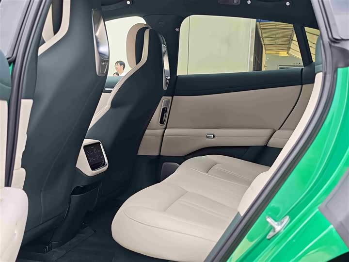 Фото 4 - Xiaomi YU7