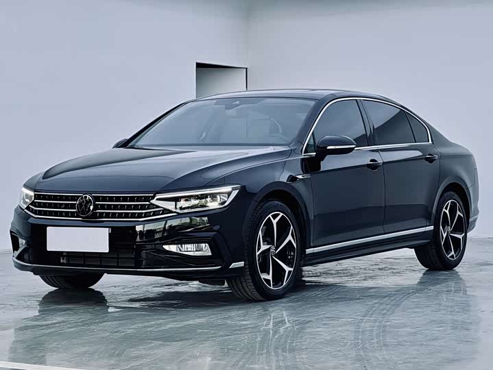 Фото 1 - Volkswagen Magotan