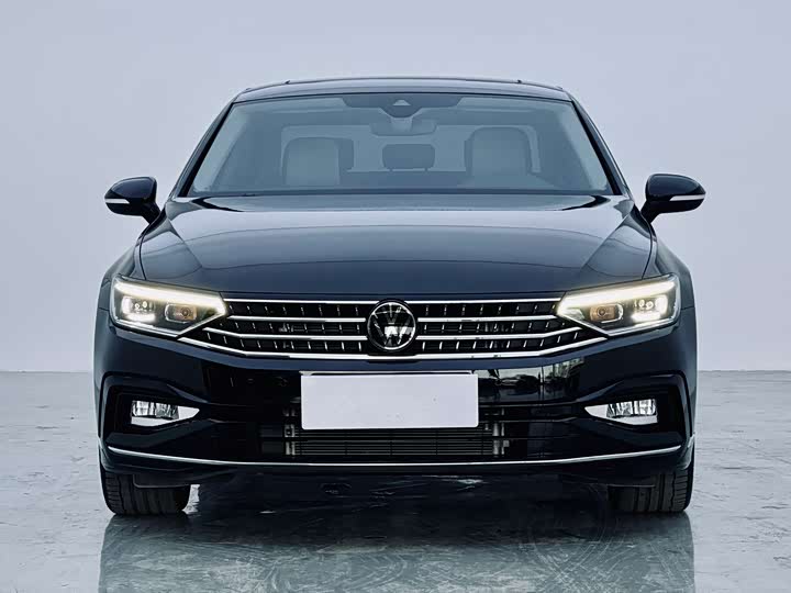 Фото 2 - Volkswagen Magotan