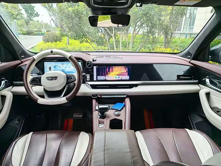 Фото 5 - Geely Monjaro