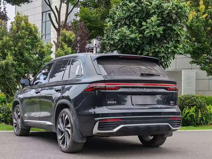 Фото 7 - Geely Monjaro