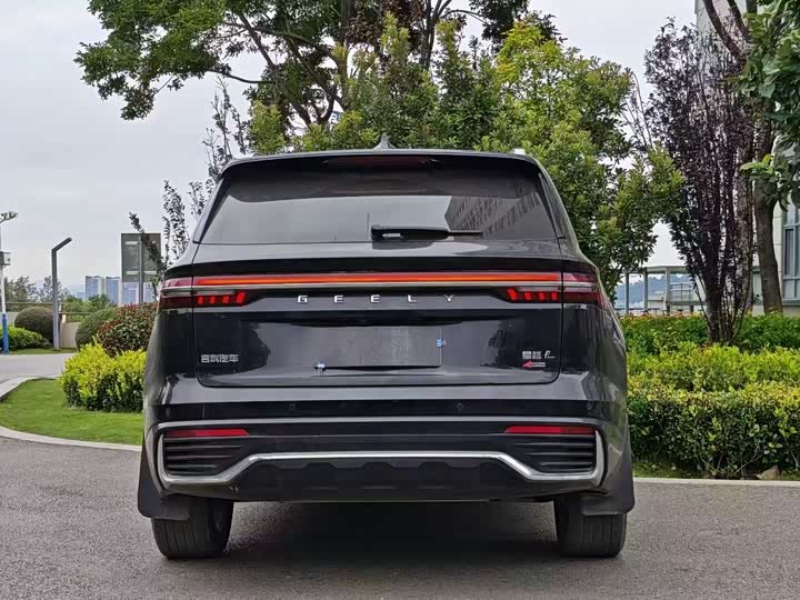 Фото 8 - Geely Monjaro