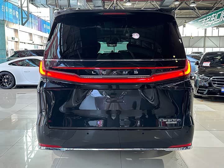 Фото 5 - Lexus LM