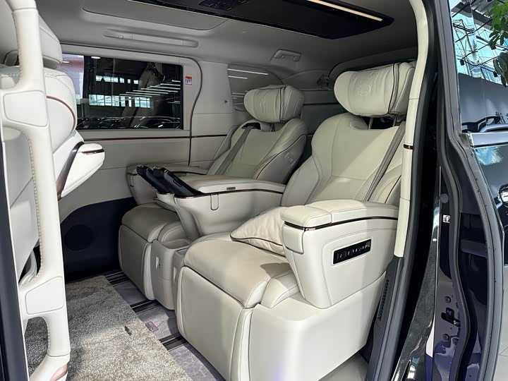 Фото 9 - Lexus LM