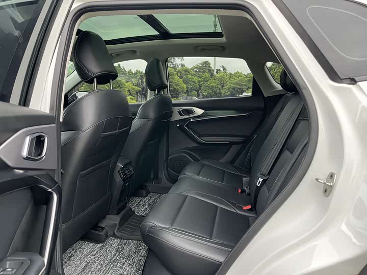 Фото 12 - MG Motor One