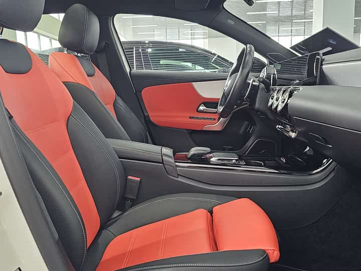 Фото 4 - Mercedes-Benz A-Class AMG