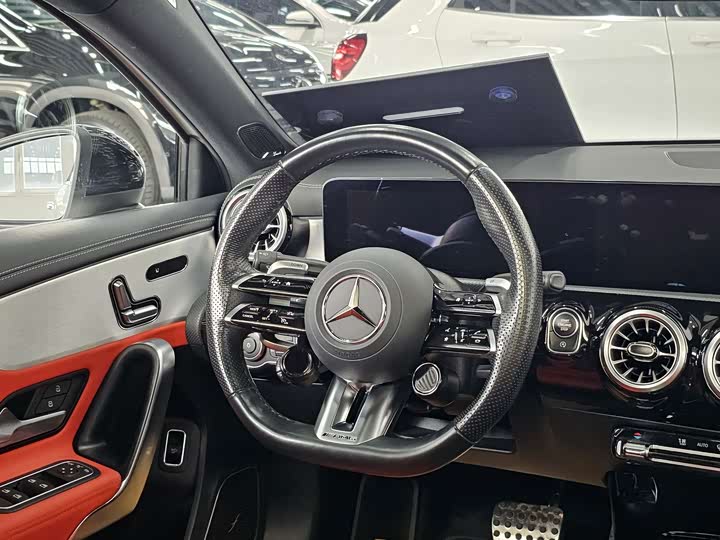 Фото 6 - Mercedes-Benz A-Class AMG